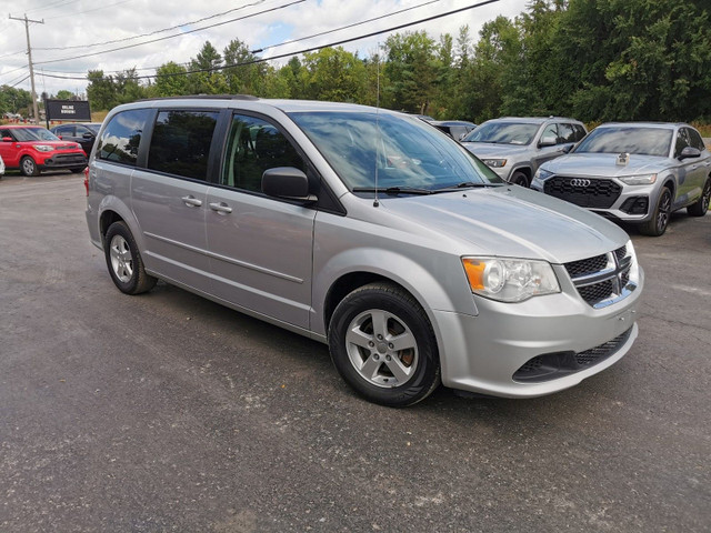 2012 Dodge Grand Caravan SE in Cars & Trucks in Belleville - Image 3