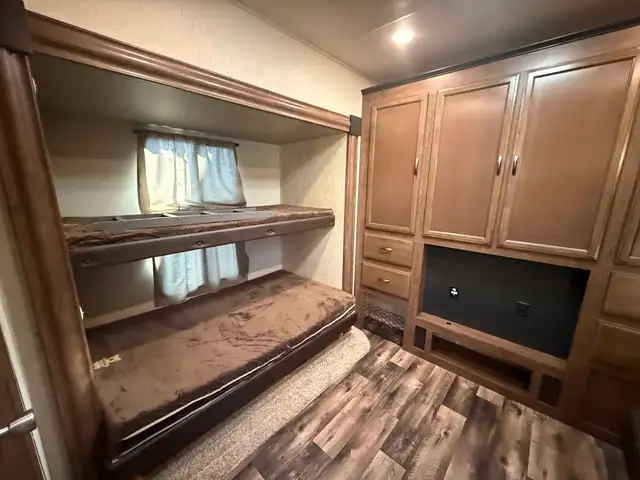 2019 Forest River Sandpiper 404QBWD  in Park Models in St. Albert - Image 34
