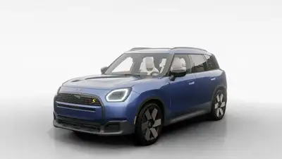 Le tout nouveau *MINI Countryman Cooper SE 2025* est aussi audacieux et aventurier que vous. Que vou...
