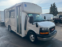 2014 GMC Savana 3500 12 Passenger Bus 6.0L V8 Gas RWD 158,419 KM Automatic Transmission Wheel Chair... (image 5)