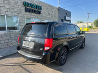2017 DODGE GRAND CARAVAN GT STOW N GO FULLY LOADED GRAND CARAVAN WITH GREAT SERVICE HISTORY! Vehicle... (image 3)