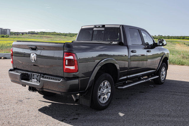 2022 Ram 2500 LARAMIE CREWCAB 4X4 LEATHER LOW KMS in Cars & Trucks in Strathcona County - Image 4