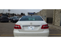 Need a vehicle that has style and class? Look at our Pre-Owned 2010 MERCEDES BENZ E550 4MATIC AWD (P... (image 5)