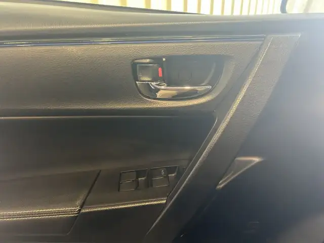 2017 Toyota Corolla SE Auto AC Cam in Cars & Trucks in Gatineau - Image 15