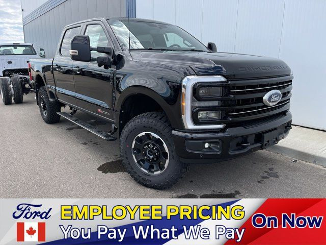 2025 Ford Super Duty F-350 SRW Platinum in Cars & Trucks in Strathcona County