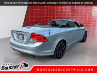 La Volvo C70 T5 2011 est une élégante décapotable à toit rigide, dotée d’un moteur turbo cinq cylind... (image 8)