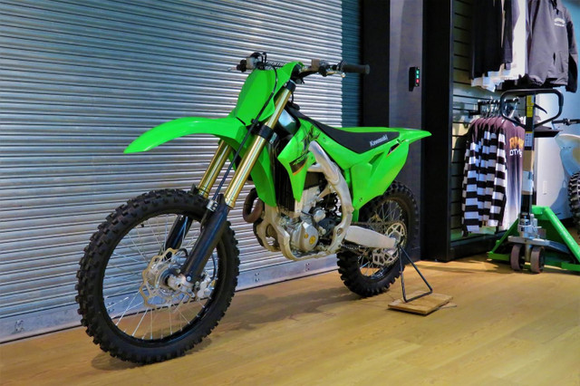 2022 Kawasaki KX450 in Dirt Bikes & Motocross in Shawinigan - Image 3