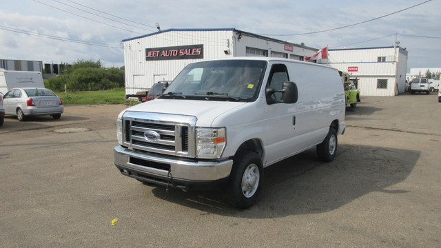 2009 Ford E-350 RWD CARGO VAN in Cars & Trucks in Edmonton