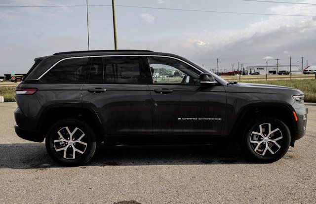 2025 Jeep Grand Cherokee Limited in Cars & Trucks in Strathcona County - Image 4