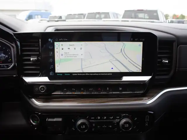 2022 Chevrolet Silverado 1500 Crew Cab Short Box 4-Wheel Drive R in Cars & Trucks in Edmonton - Image 23