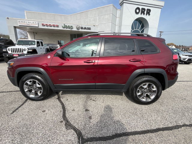 2019 Jeep Cherokee Trailhawk in Cars & Trucks in Sarnia - Image 3