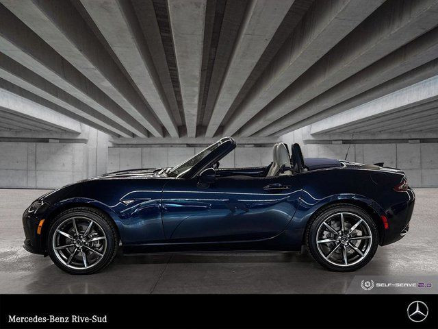 2022 Mazda MX-5 GT 6sp Dark Blue Roof in Cars & Trucks in Longueuil / South Shore - Image 2