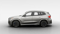 BMW Laval vous présente la puissante *BMW X1 M35i xDrive 2025*. La nouvelle BMW X1 a la sportivité e... (image 5)