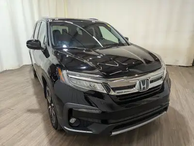 Purchased New and Serviced at Wheaton Honda West! No Accidents, Locally Owned Vehicle, Service Recor...