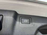 2017 HYUNDAI SANTA FE SPORT LIMITED AWD | PANORAMIC SUNROOF | HEATED AND COOLED SEATS | LEATHER - Du... (image 6)