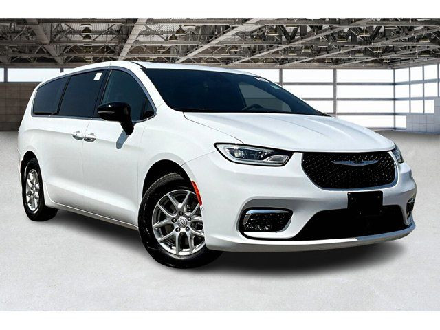 2025 Chrysler Pacifica Select in Cars & Trucks in Mississauga / Peel Region - Image 2