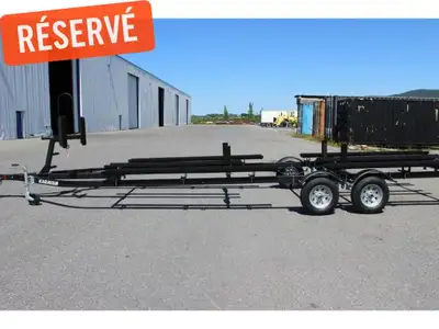 Remorque KARAVAN TRAILER REMORQUE À PONTON 22' À 25' 3 QUILLES 2022 Le paiement est calculé sur un t...