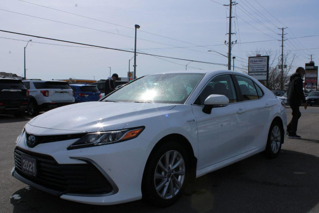 2021 Toyota Camry HYBRID LE Auto in Cars & Trucks in Mississauga / Peel Region - Image 3