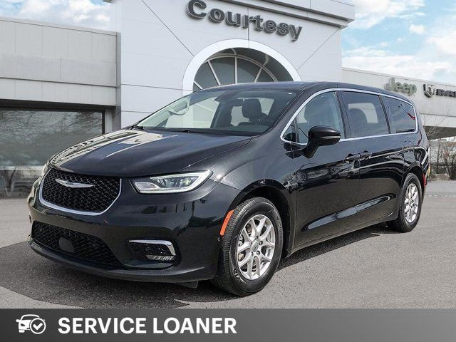 2023 Chrysler Pacifica Touring L | Leather in Cars & Trucks in Calgary
