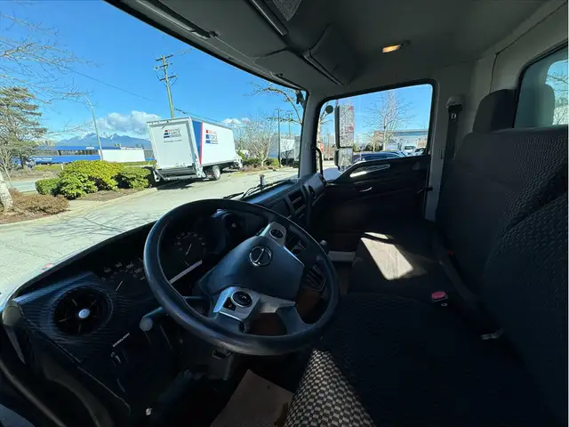 2023 Hino L7 in Heavy Trucks in Delta/Surrey/Langley - Image 12