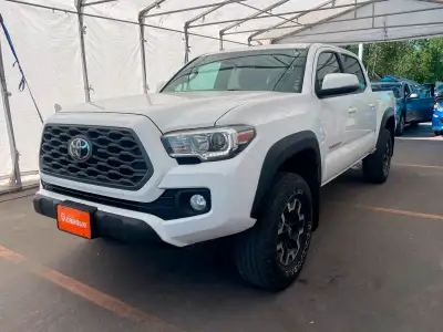 À voir! / Come see it! TRÈS BIEN ÉQUIPÉ / VERY WELL EQUIPPED. Version TRD Off Road 4x4 avec Moteur V...