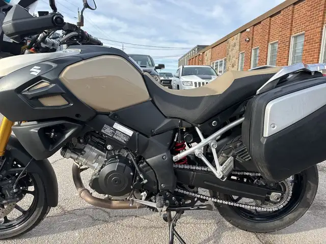 2014 Suzuki V-Strom 1000 ~ VSTROM 1000CC ~ VERSATILE ~ CLEAN BIK in Street, Cruisers & Choppers in City of Toronto - Image 18