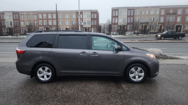 2015 Toyota Sienna LE in Cars & Trucks in City of Toronto - Image 4