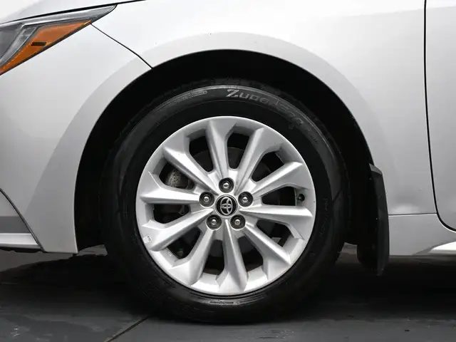 2020 Toyota Corolla LE UPGRADE SUNROOF, HEATED STEERING, HEATED  in Cars & Trucks in City of Halifax - Image 5