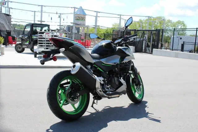 2025 Kawasaki NINJA 500 Motorcycle in Sport Bikes in Trenton - Image 6