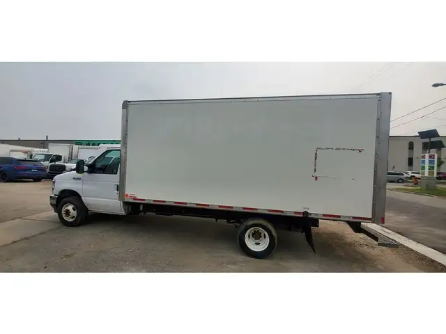 2021 Ford E-450 E-450 - 16Ft Box - 7.3L V8 Gas - Btooth/Camera in Cars & Trucks in City of Toronto - Image 9