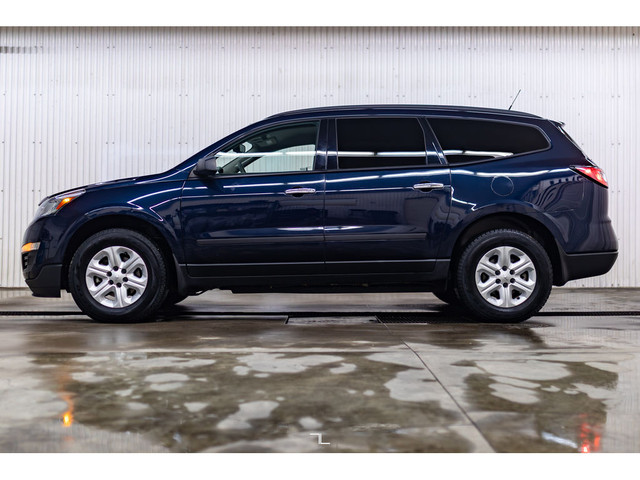 2016 Chevrolet Traverse FWD LS 8 Passenger BCam in Cars & Trucks in Grande Prairie - Image 3