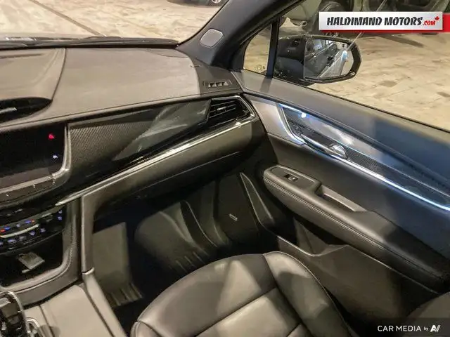 2023 Cadillac XT6 AWD Sport in Cars & Trucks in Hamilton - Image 29