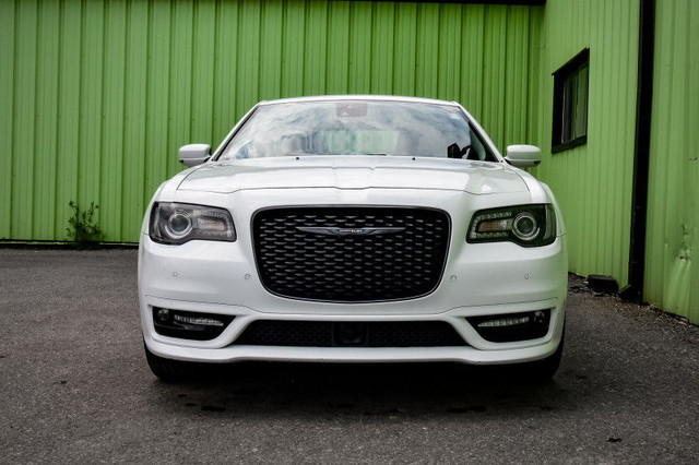 2023 Chrysler 300 Touring L AWD in Cars & Trucks in Kingston - Image 4