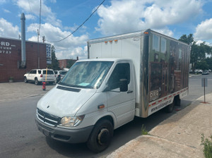 2006 Dodge Sprinter 2.7 diesel, 14 pieds, 184000 km/financement disponible