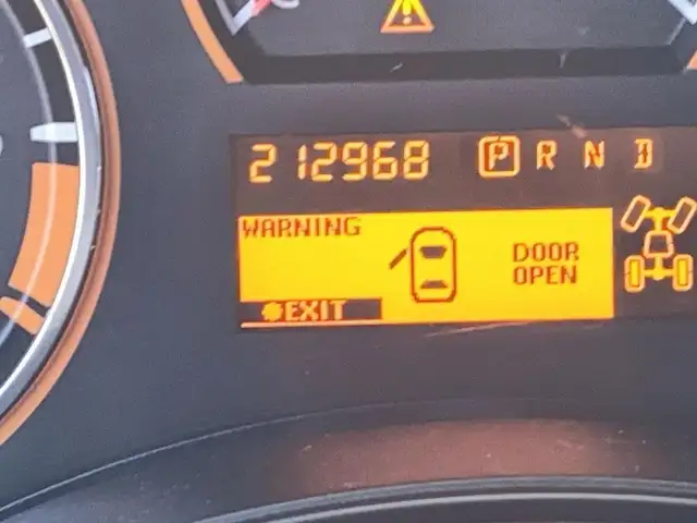 2014 NISSAN TITAN SV 4X4 SWB in Cars & Trucks in Stratford - Image 14