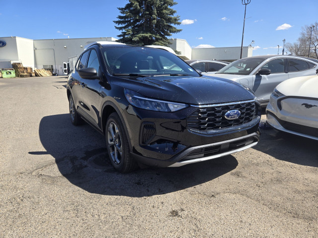2025 Ford Escape ST-LINE | COLD WEATHER PKG | TECH PKG #1 | BLIS in Cars & Trucks in Calgary - Image 3