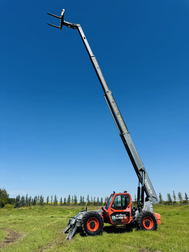 2017 SKYJACK SJ1056 TELEHANDLER  in Heavy Equipment in Calgary - Image 2