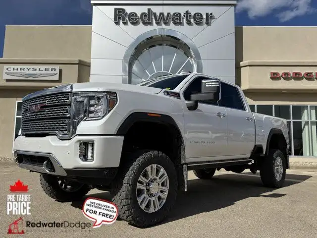 2021 GMC Sierra 3500HD Denali Crew Cab 4WD | V8 Diesel | dans Autos et camions dans Ville d’Edmonton - Image 2