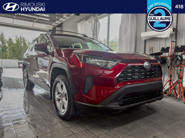 Toyota RAV4 Hybrid LE AWD 2020 in Cars & Trucks in Rimouski / Bas-St-Laurent