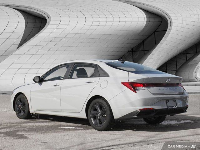 2022 Hyundai Elantra Preferred in Cars & Trucks in London - Image 3