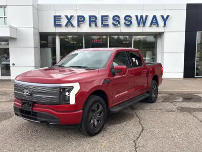 LARIAT 4WD, 511A TRIM LEVEL, 20" RIMS, LEATHER, REVERSE CAMERA, LOADED! Carfax history report availa...