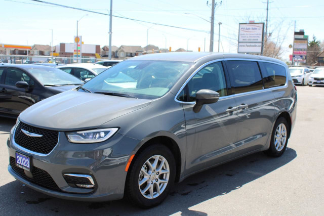 2023 Chrysler Pacifica Touring L in Cars & Trucks in Mississauga / Peel Region - Image 3
