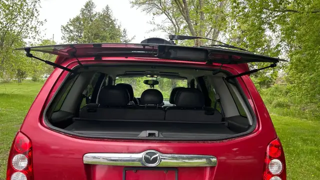2006 Mazda Tribute S in Cars & Trucks in Oakville / Halton Region - Image 8