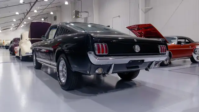 1966 Ford Mustang 2+2 Fastback in Classic Cars in London - Image 8