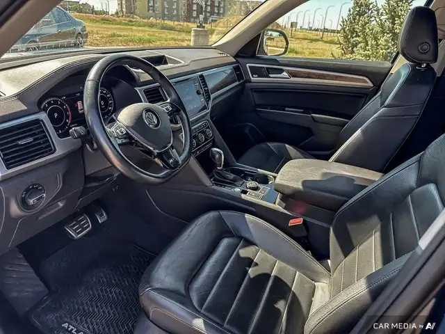 2019 Volkswagen Atlas Execline Premium Comfort, 7 Seats in Cars & Trucks in Medicine Hat - Image 25