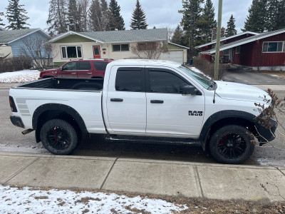 2016 RAM 1500 SLT