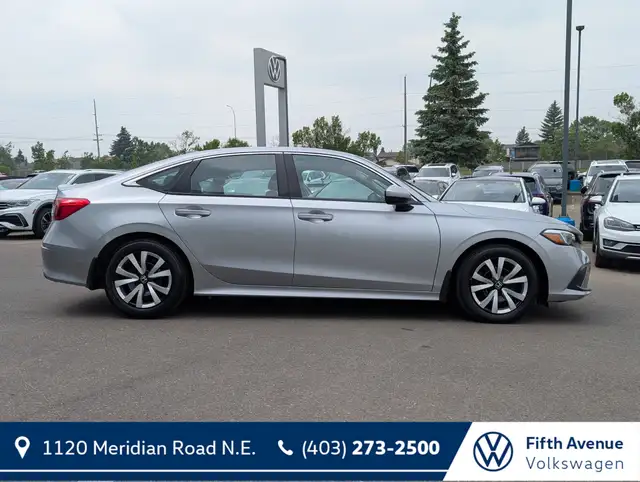 2022 Honda Civic Sedan LX CVT Sedan for sale dans Autos et camions dans Calgary - Image 9
