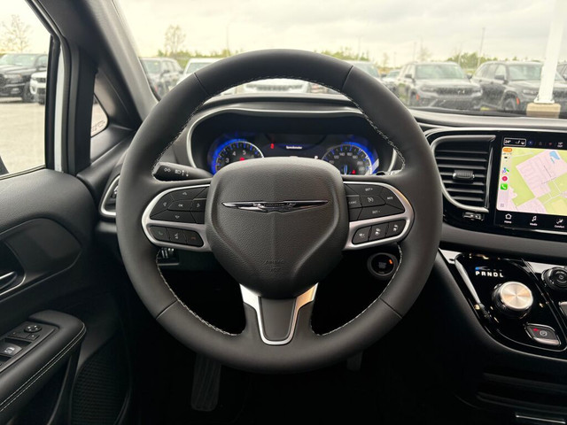 2025 Chrysler Grand Caravan SXT in Cars & Trucks in Ottawa - Image 4