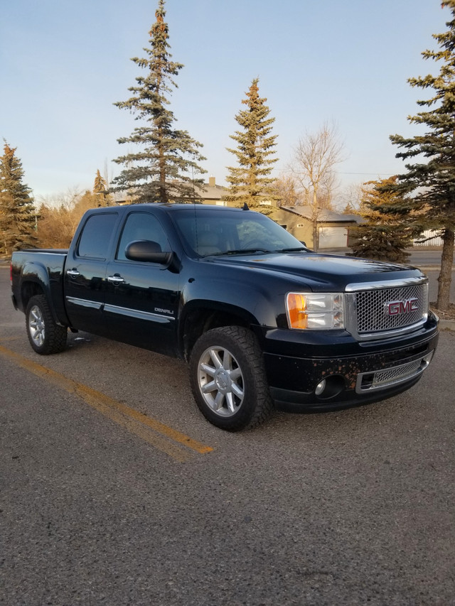 2013 GMC Sierra 1500 Denali in Cars & Trucks in Calgary