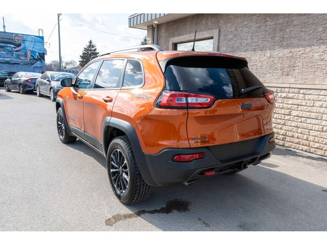  2016 Jeep Cherokee Trailhawk, 4WD, PANORAMIC ROOF, HTD/CLD SEAT in Cars & Trucks in Winnipeg - Image 3
